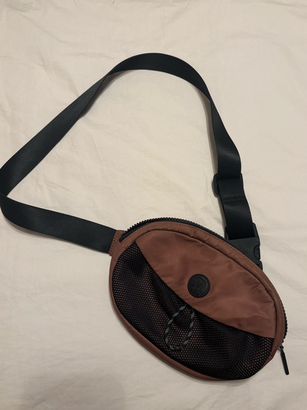 Lululemon Athletica Crossbody/Belt Bag mauve/black